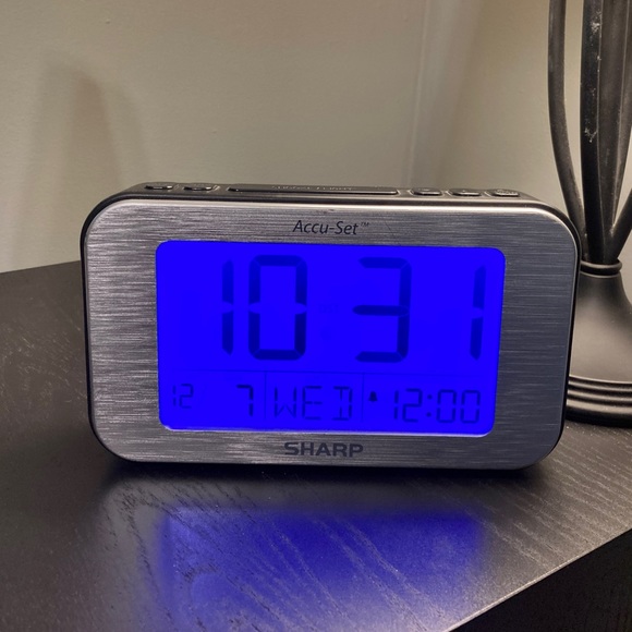 Sharp Wall Decor Sharp Accuset Lcd Alarm Clock Automatically